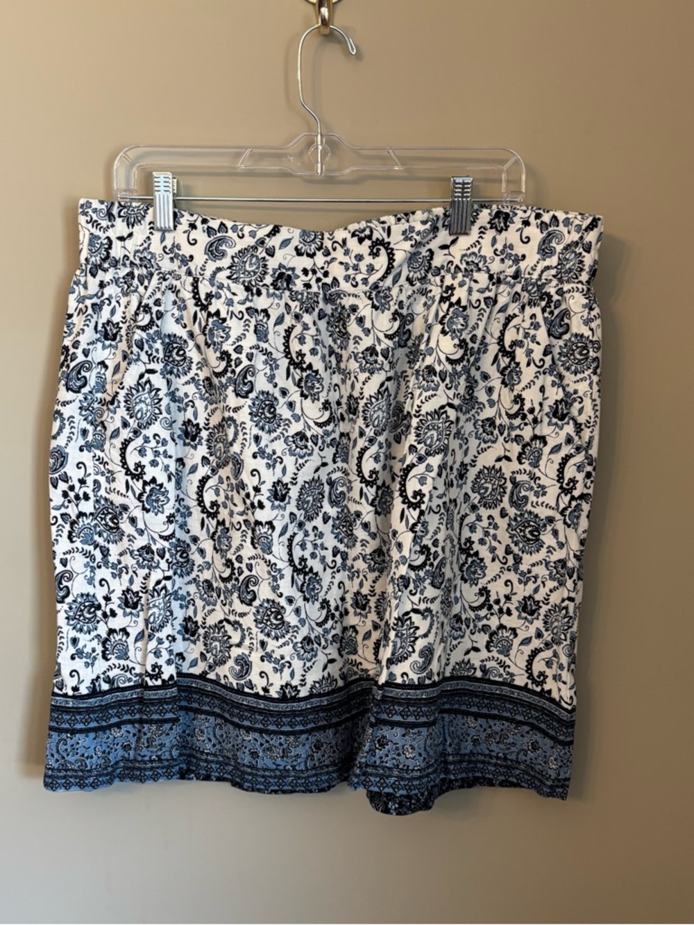 LOFT Floral Skirt | Blue & White Paisley | Pockets | Size Large